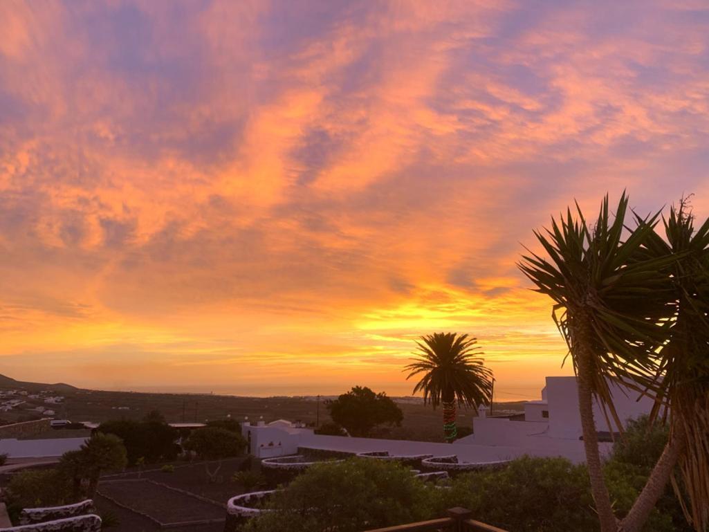 Private Apartment With Mountain And Sea Views, La Asomada, Lanzarote ティアス エクステリア 写真