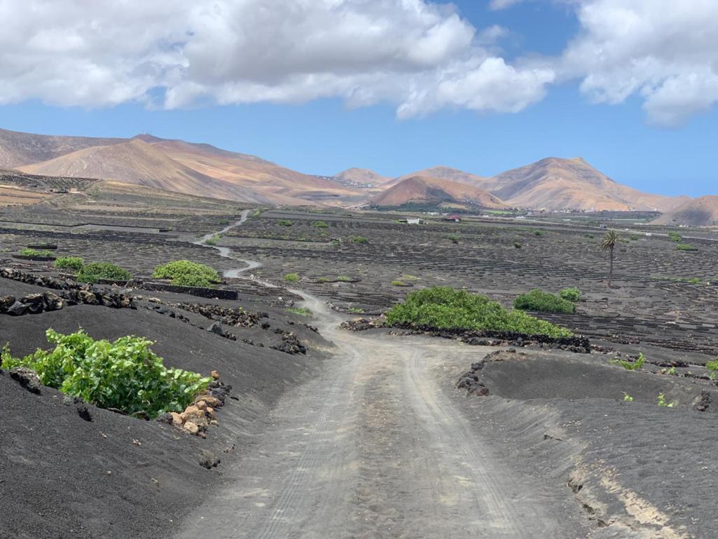 Private Apartment With Mountain And Sea Views, La Asomada, Lanzarote ティアス エクステリア 写真